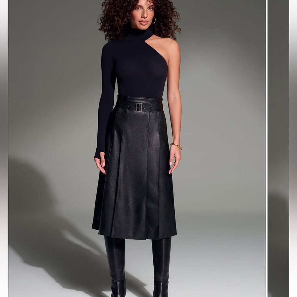 Commando Faux Leather Pleated Skirt NWT